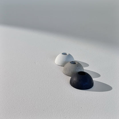 žvakidė // half orb