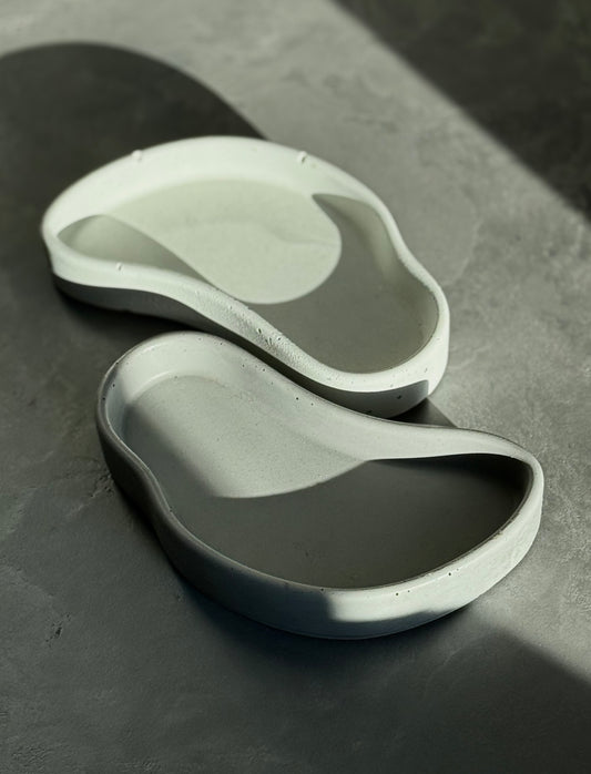 padėklas aukštais kraštais // lašas.