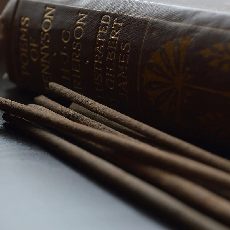 smilkalai // agarwood