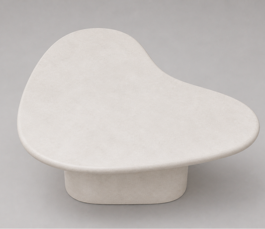 Dune coffee table – low-angle view, irregular organic shape, mi.ni.mali