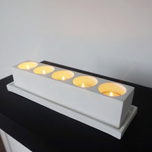 Įkelti vaizdą į galerijos rodinį, penkių skyrių žvakidė
