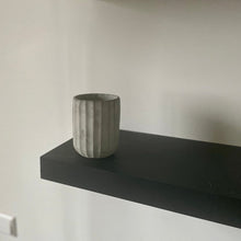 Įkelti vaizdą į galerijos rodinį, vaza // pieštukinė // indas uni.

